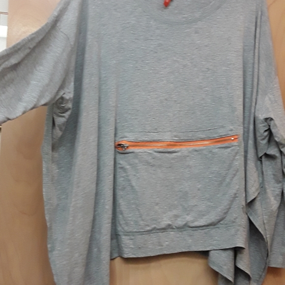 Molly Ades Maternity Grey Zip Nursing Dolman Top - Picture 6 of 6